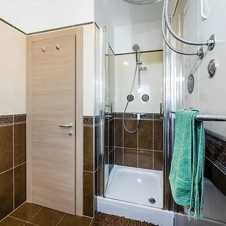 Апартаменты 12501a